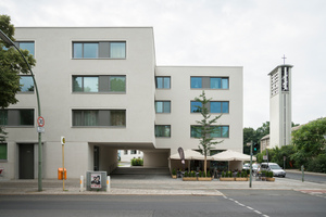  Ein Beitrag zur Baukultur: Die Siedlung Schwyzerstraße in Berlin wurde für sagenhafte 872 € pro m²gebaut – mit einem dämmstoffverfüllten Poroton S10-MW. Die Wohnungsgenossenschaft schuf bezahlbaren und generationsübergreifenden Wohnraum, das Architekturbü 
