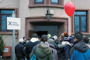  Beim Konversionsprozess in Heidelberg arbeitet die NH ProjektStadt mit verschiedenen Formaten der Bürgerbeteiligung. Dazu zählen auch „Tage der offenen Tür“, „Konversionsspaziergänge“ und Führungen, die mit teils mehr als 800 Teilnehmern auf großes Interesse stoßen 