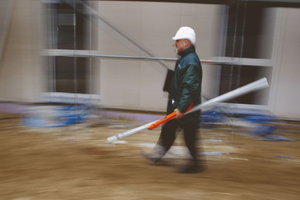  Übersichtlicher und schlanker präsentiert sich die neue Flachdachrichtlinie. Dennoch sieht die DEKRA das Regelwerk kritisch  