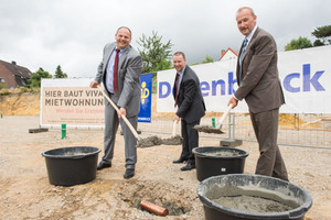  Setzten die Spaten an: (v.l.n.r.) Bernd Jansen,&nbsp; Bürgermeister der Stadt Hückelhoven, IVAWEST-Geschäftsführer Ralf Giesen und Dipl.-Ing. Franz Peter Greven, Geschäftsführer der Architektur Galerie Greven. 