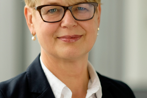  Dr. Karin Müller, Leiterin des DEKRA Bereichs Mensch &amp; Gesundheit 