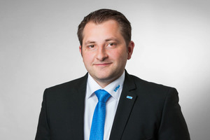  Autor: Slava Schmidt, Staatlich geprüfter Techniker und Technischer Berater bei der Triflex GmbH &amp; Co. KG, Minden 