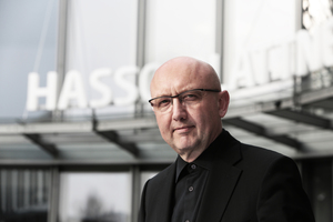  Halten die Impulsvorträge: Prof. Ulrich Weinberg, Leiter der HPI School of Design Thinking der Universität Potsdam, ... 