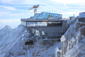  Auf der Zugspitze wurden Deutschlands höchstgelegene Fußbodenheizung und Trinkwasserversorgung installiert.  