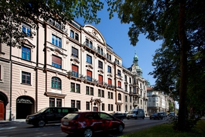  Das historische Gebäude in zentraler Lage in München wurde originalgetreu saniert und bietet heute modernen Komfort zum Wohnen und Arbeiten 