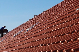  Zeit- und kostensparend eingedeckt: Die Dächer der Dortmunder Mehrfamilienhäuser sind jetzt sturmsicher 