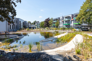  Schule mit neuer Nutzung: Blick in den Innenhof 