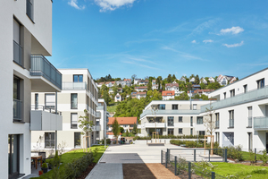  Die ausgedehnte Durchwegung und der zentrale Platz öffnen das Quartier nach innen und nach außen 