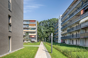  Rechts oben: Die Wohnhäuser sind unterkellert und mit zwei Tiefgaragen ausgestattet; hier der Blick in den Innenhof 