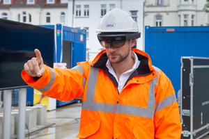  Mit HoloLens: Michael Van Tendeloo, Projektleiter BIM und Digitalisierung Xella NWE 