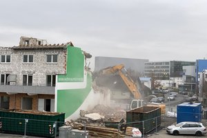  Bauabfälle zu entsorgen ist in Hessen aufgrund knapper Deponieflächen ein enormes Problem, wie die Baugenossenschaft Langen eG, auch als die „Wohnraumkönner“ bekannt, erlebt hat 