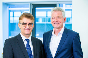  Dr. Hannes Zapf (rechts) und Dr. Ronald Rast (links) sind die führenden Vertreter der DGfM, die die Verbandsinteressen des Mauerwerks- und Wohnungsbaus in Deutschland wahrnehmen.  