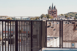  Ohne Einschränkungen: Dachterrassen nach Süden und Westen eröffnen einen einzigartigen Blick auf die Limburger Altstadt 