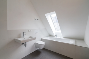  Die Gestaltung der Badezimmer reicht je nach individueller Vorliebe der Bewohner von funktional und „clean“ bis hin zu wohnlich oder extravagant 