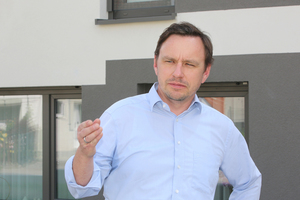  Investoren überzeuge neben der Wirtschaftlichkeit auch die manipulationssichere Platzierung der Fensterfalzlüfter, betont Daniel Mößner von der Godel Projektentwicklung GmbH 