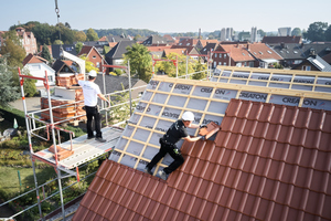  Die Verlegung der Dachziegel nahm rund zwei Monate in Anspruch 