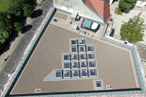  Der Schulanbau mit seinem Gründach ist Teil des Programms „Nachhaltige Erneuerung Berlin“. Dieses unterstützt dabei, städtebauliche und infrastrukturelle Anpassungen umzusetzen 