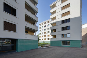  Die Fassade erhielt einen hoch wetterbeständigen und hoch wasserdampfdiffusionsfähigen Beschichtungsaufbau  