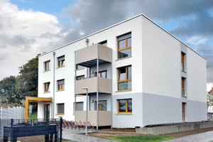  Links: Mehrfamilienhaus in Modulbauweise in Idstein. Bauherr ist die Kommunale Wohnungsbau GmbH Rheingau Taunus  