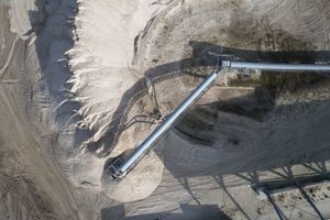  Unter der Oberfläche Deutschlands lagert mit nur wenigen regionalen Ausnahmen flächendeckend Bausand.  