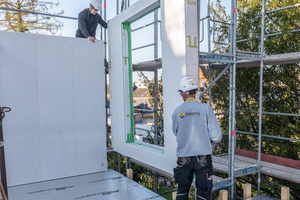  Rechts oben: Durch die sehr genaue Vorplanung und den hohen Vorfertigungsgrad war eine schnelle und reibungslose Abwicklung auf der Baustelle gewährleistet 