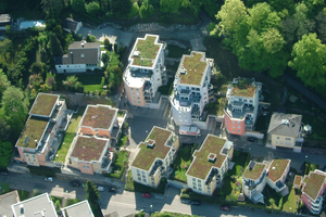  Bei flachen Dächern bietet sich die klimawirksame Dachbegrünung an. Mehrkosten amortisieren sich langfristig durch Einsparungen bei der Niederschlagsgebühr und durch den thermischen Schutz der Bausubstanz 