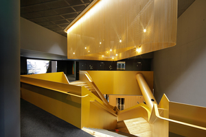  Das blue Cinema Cinedome Multiplex-Kino in Muri bei Bern beweist eindrucksvoll, dass zu einer starken Markenidentität ein wiedererkennbares Farb- und Materialkonzept gehört 
