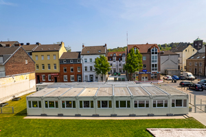  Auf einer Freifläche an der Bierweiderstraße konnte FAGSI diese Kita errichten. Sie stand vorher in Düren, konnte dort abgebaut und 1:1 in Stolberg wiederaufgebaut werden – das dauerte gerade einmal zwei Wochen 