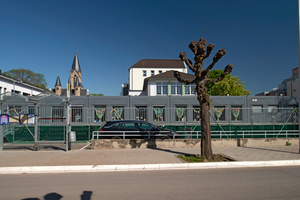  Die durch die Flut zerstörte evangelische Kita „Arche Noah“ in Bad Neuenahr hat ein Interimsgebäude aus FAGSI Qualitäts-Containern bekommen. Es konnte auf dem ehemaligen Parkplatz gleich neben dem Generationenhaus errichtet werden 