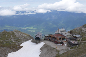  Blick auf die Bergstation der Karwendelbahn  