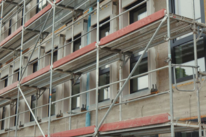  Gerade bei Baustellen mit vielen Fenstern profitieren Bauherren deutlich von dem einfachen und schnellen Anschluss und der verkürzten Bauzeit 