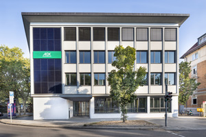  Modernisiert auf den Standard von heute, ohne die Architektur der 1950er Jahre preiszugeben: das sanierte AOK-Verwaltungsgebäude in Stuttgart-Bad Canstatt. 
