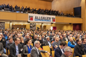  Bekömmliche Wissenshäppchen im großen Saal des Oberstdorf Hauses 