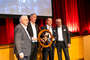  Neue Kapitäne auf der Brücke von Baumit: Robert Fritzsche (2.v.l.) und Helmut Batscheider (3.v.l.) 