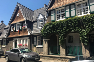  Rechts: Die Essener Margarethenhöhe, benannt nach der Stifterin Margarethe Krupp 