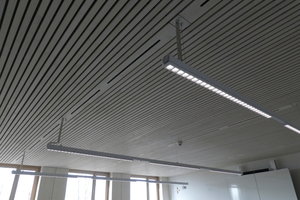  Holz-Beton-Verbunddecken ermöglichen eine elegante und unauffällige Integration von Lüftungskanälen und -auslässen 