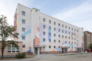  Farbtonbrillanz und hohe Deckkraft: Evocryl kam auch auf den größeren Flächen der Fassade in farbenfroher Vielfalt zum Einsatz 
