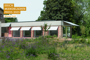  Von der Gemeinschaft für die Gemeinschaft: In einem partizipativen Prozess ist mit aus dem Rückbau gewonnenem Backstein ein Gemeinschaftshaus für die Genossenschaft entstanden. Luise 19E, Werder (Havel), Deutschland, undjurekbrüggen (Einreichung im Rahmen des Erich-Mendelsohn-Preises 2023 für Backstein-Architektur) 