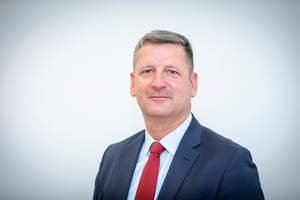  Geschäftsführer RA Christian Bruch. 
 