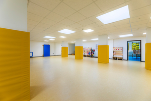  Damit die Kinder sich nicht verletzen, wurden die konstruktionsbedingt notwendigen Stützen abgepolstert 