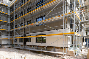  Die Hardie® Architectural Panel Fassadentafeln wurden rundherum im gesamten Erdgeschoss eingebaut 