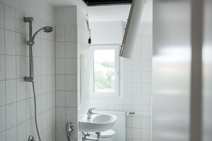  Aufgrund der geringen Abmessungen kann das PluggPlan Deckengerät unter der Decke montiert werden 