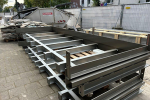  Die Ankerplatten der Stahlkonstruktion mussten exakt zu den Kopfplatten am Schöck Isokorb RT passen 