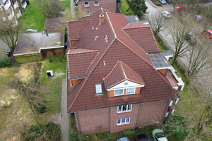  Neun Wohnungen befinden sich im zeitgenössischen Klinkerbau aus dem Baujahr 1992 in Westerstede 