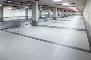  Triflex ProDeck (OS 11b) bleibt aufgrund der integrierten Spezialarmierung Triflex ProMesh dauerhaft elastisch. Die Park- und Stellplatzbereiche wurden zusätzlich farblich gestaltet 