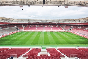  Kosten von 140 Millionen Euro, zwei Jahre Bauzeit und eine Kapazität von 60.000 Zuschauern: Pünktlich zur Fußball-Europameisterschaft 2024 wurde die MHP Arena durch Modernisierungs- und Umbaumaßnahmen aufgerüstet und erweitert 