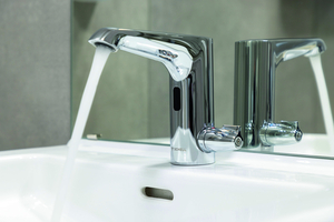  Hygienisch, sicher, komfortabel: Die Waschtisch-Armatur XERIS E²-T mit ThermoProtect-Technologie und hochpräziser ToF-Sensor-Steuerung erfüllt höchste Ansprüche  