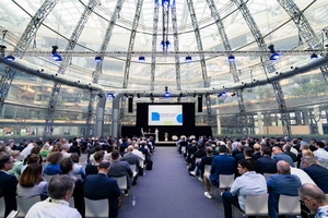  1.Blick ins Plenum des Aareon Summit 2025. 