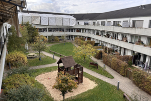 800 Quadratmeter Laubengangfläche eines Kölner Gebäudes mit über 100 Wohneinheiten werden mit Triflex ProDrain saniert 
