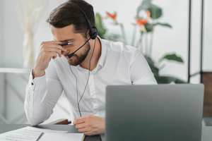  Psychische Belastungen am Arbeitsplatz fallen bei der gesetzlich vorgeschriebenen Gefährdungsbeurteilung oft unter den Tisch 